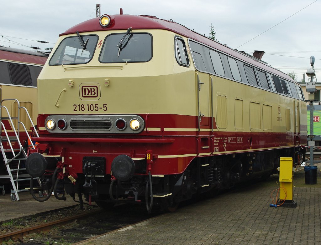 Portrait der 218 105-5 beim Bahnfest am 19.09.2010 in Osnabr�ck