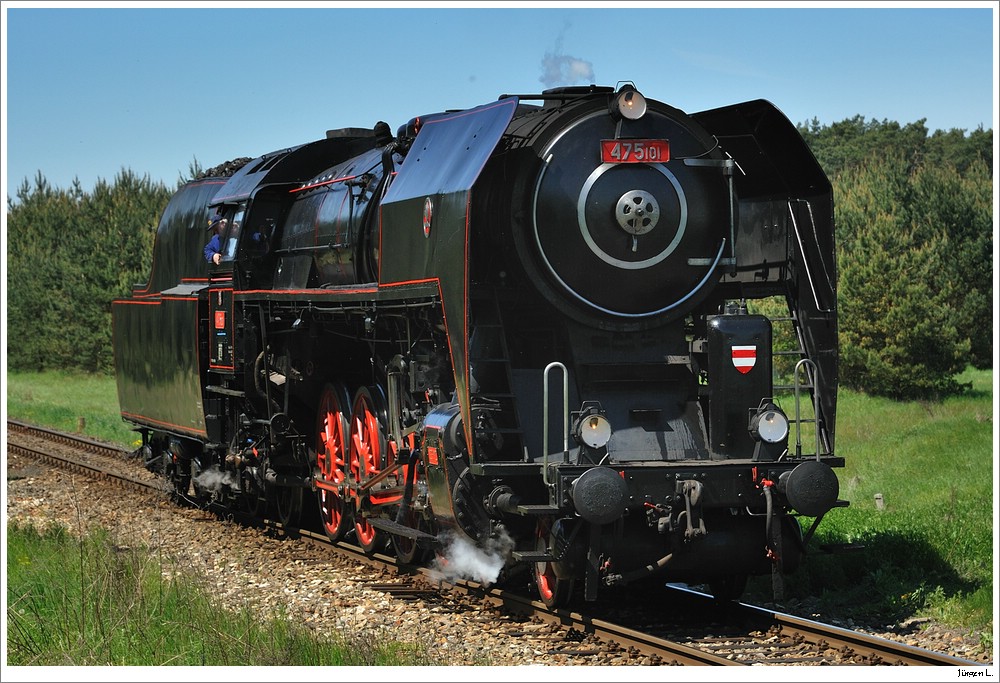 Portrait der 475.101 in Breclav/Bori Les; 7.5.2011