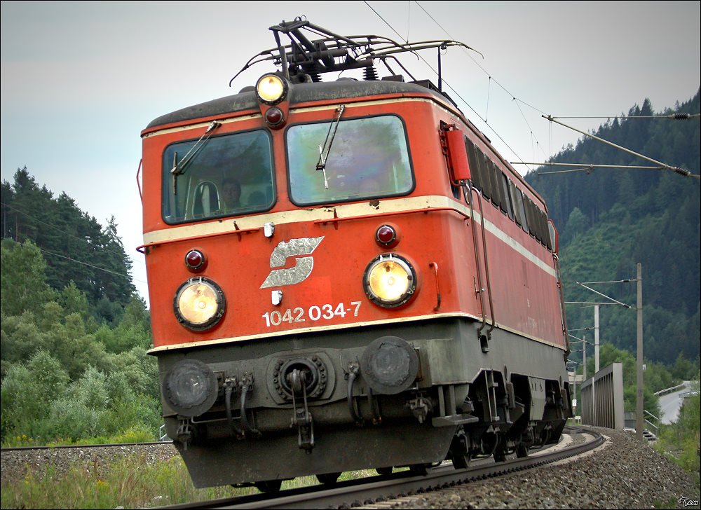 Portraitaufnahme der 1042 034 nahe Preg.
24.07.2009