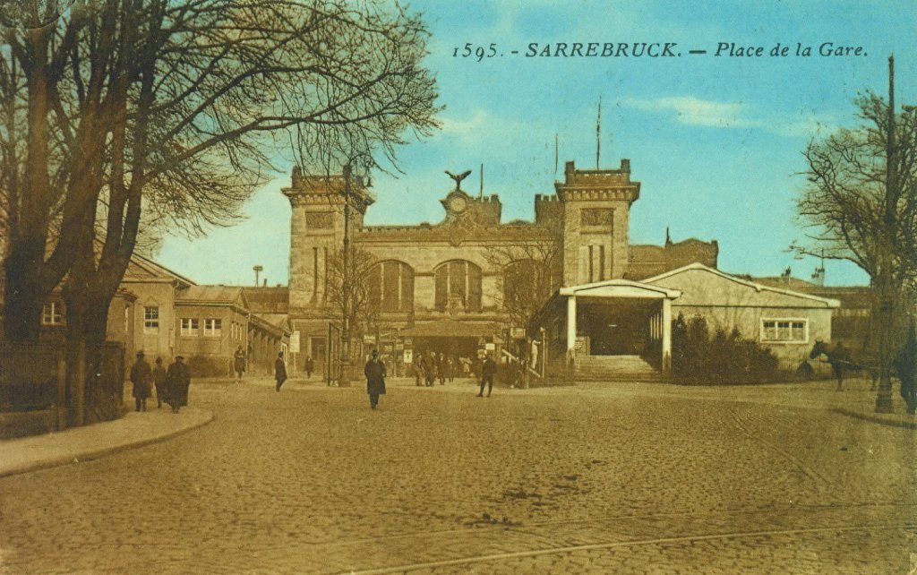 Postkarte des alten Bahnhof Saarbrcken aus der Zeit 1920-1935.