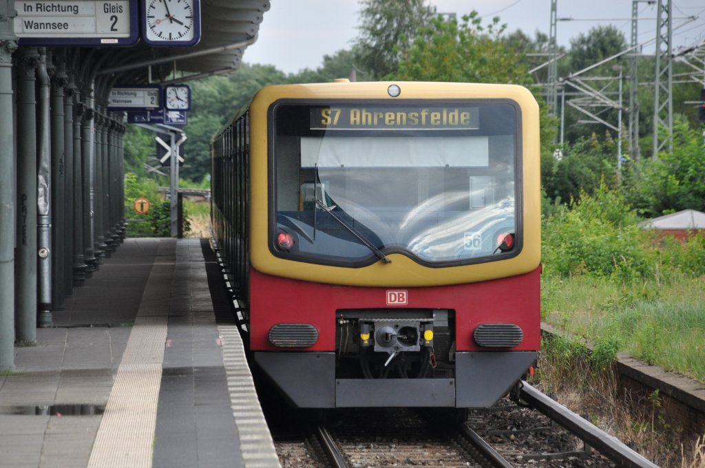 POTSDAM, 18.08.2010, S7 nach Ahrensfelde im S-Bahnhof Griebnitzsee