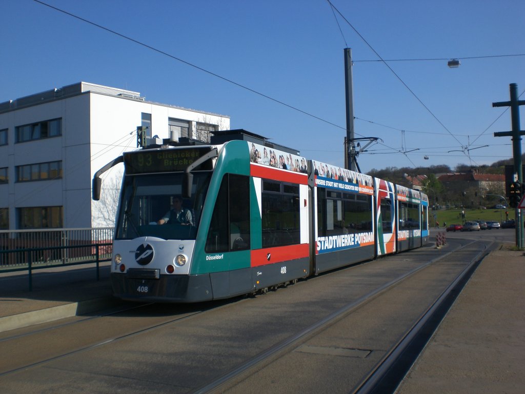 Potsdam: Straenbahnlinie 93 nach Berliner Vorstadt Glienicker Brcke an der Haltestelle Lange Brcke.(18.4.2010)