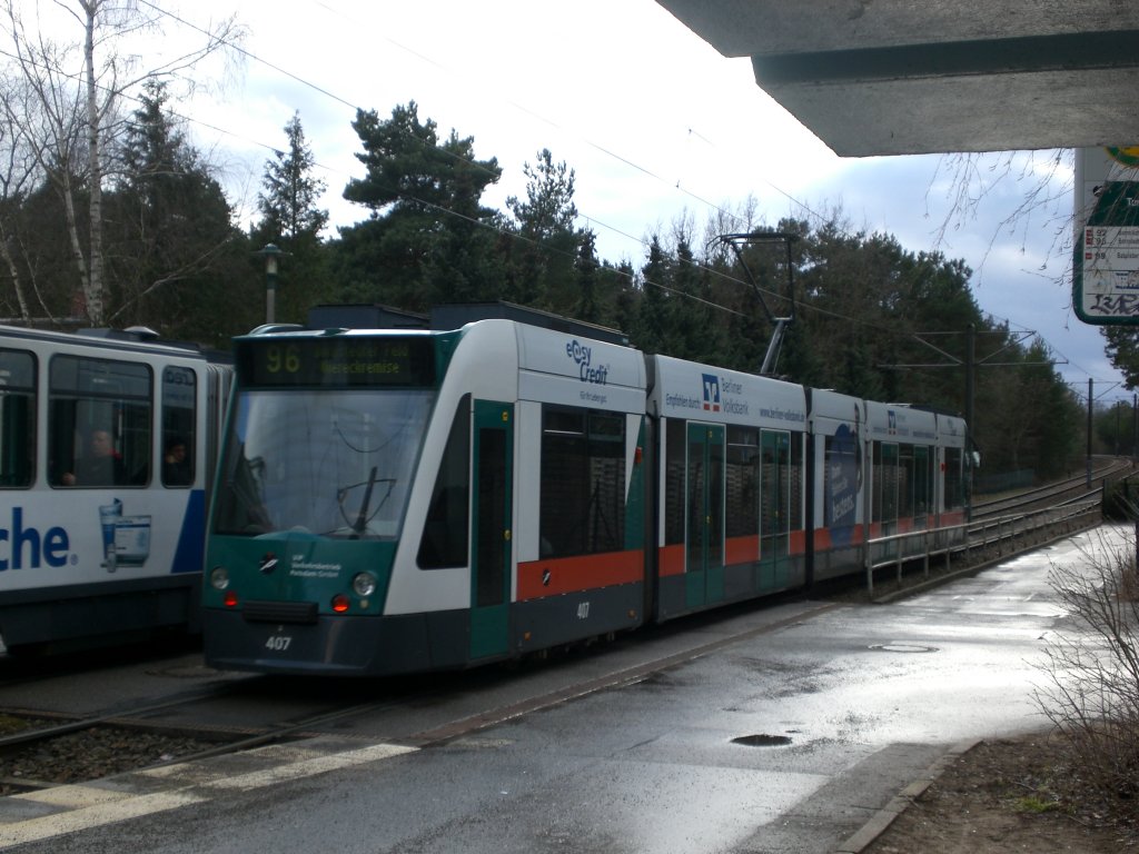 Potsdam: Straenbahnlinie 96 nach Bornstedter Feld Viereckremise an der Haltestelle Potsdam-Sdost Turmstrae.(12.3.2010)