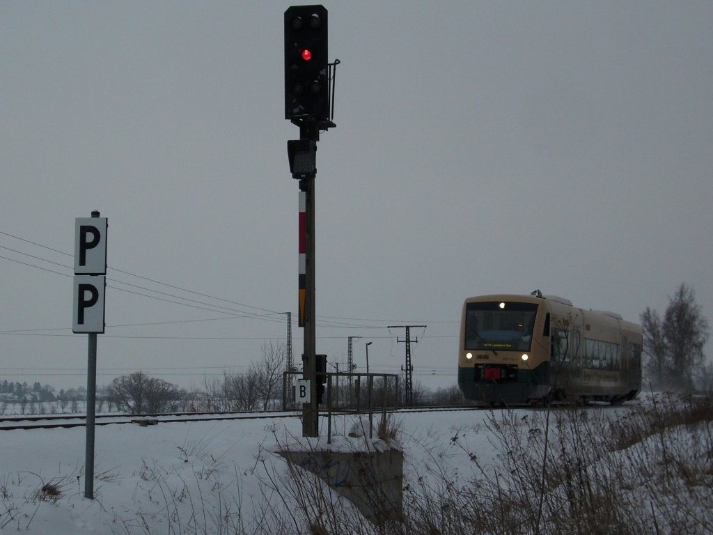 PRE 80111 verlie,am 16.Januar 2010, Bergen/Rgen nach Lauterbach Mole und passierte dabei das Einfahrsignal  B  von Bergen/Rgen.