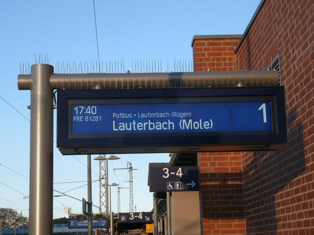 PRE nach Lauterbach Mole wurde,am 11.Oktober 2012,in Bergen/Rgen angezeigt.