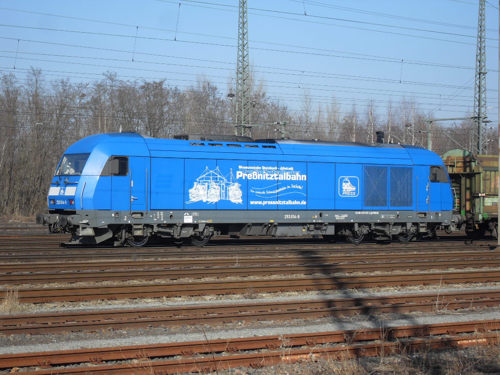 Press 253 014 (223 051)stand am 03.03.2011 im Stendaler Gterbahnhof.