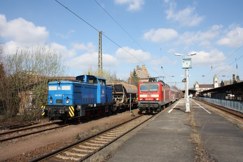 Press 346 003-4 (345 208-3)(mit einem Kirow Kran) und 143 867-0 als S1 in Leipzig Plagwitz 24.03.2011