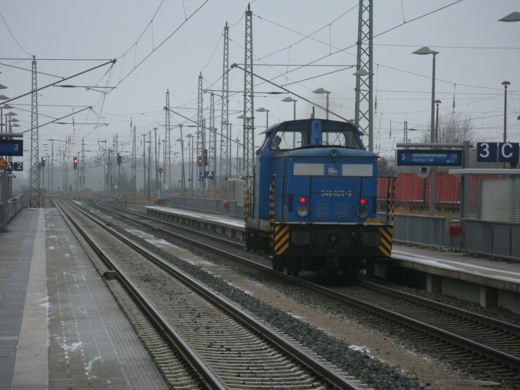 PRESS 346 025 hatte Durchfahrt durch Bergen/Rgen am 01.Dezember 2012.