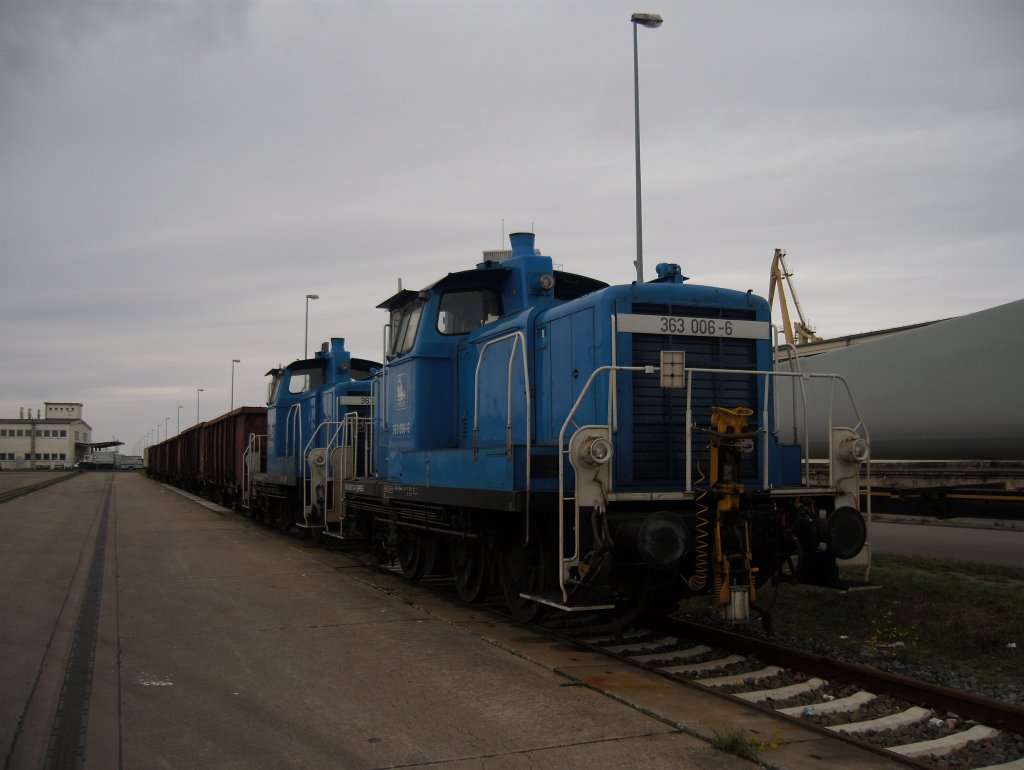 PRESS 363 006 (ex DB 363 714) im Rostocker Seehafengelnde (kein abgesperrtes Gebiet)

11.11.09