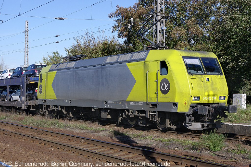Priort, 
 Alphatrains  / „Alpha Trains (Locomotives) GmbH“ E-Lok 145-CL 031 (91 80 6145 103-8 D-XRAIL) mit Auto Transport auf dem Berliner Auenring, 15.10.2011, 14:43
