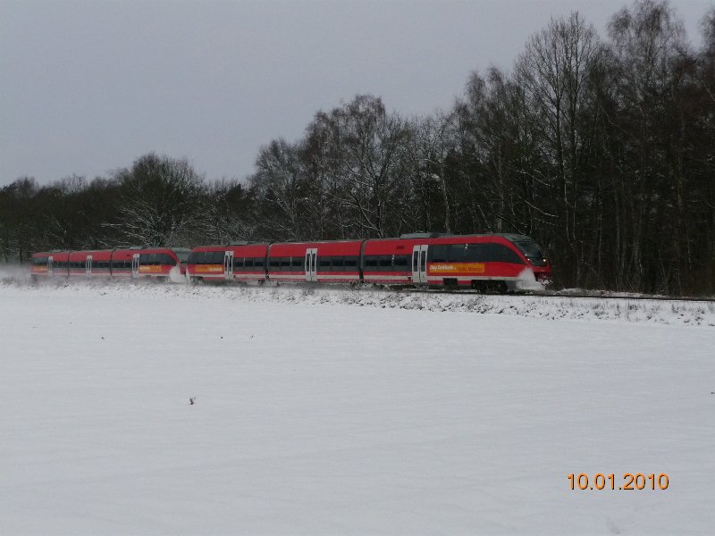 Pnklich fhrt der 29011 heute mit Doppel Einheits Werbung Dag Enschede nach Mnster los.