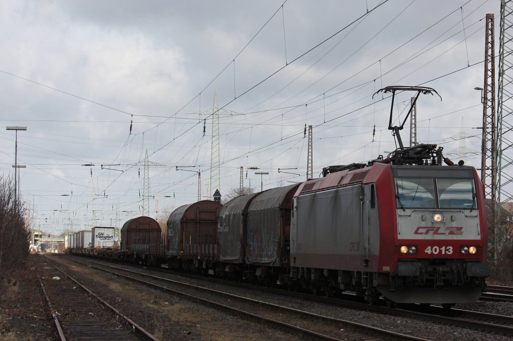 Pnktlich zur Fotowolke kam die CFL 4013 mit dem DGS 42680 Lbeck Skandinavienkai-Bettembourg durch Ratingen-Lintorf.Aufgenommen am 19.2.12.