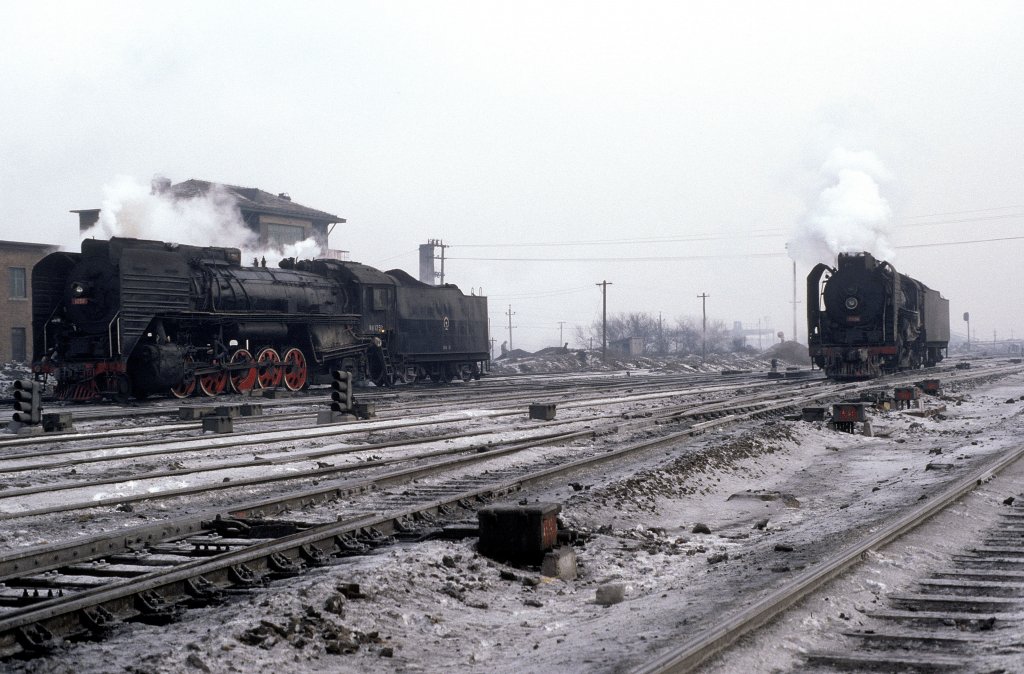 QJ 1250 + QJ 6884  Changchun  05.01.89