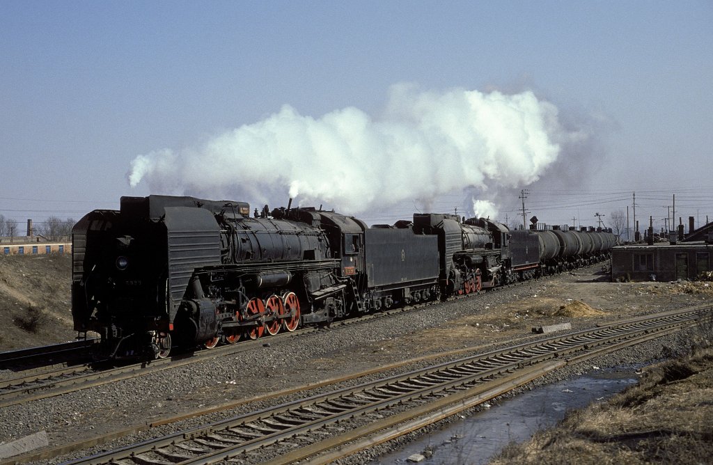QJ 6923 + QJ 1318  Changchun  11.03.94