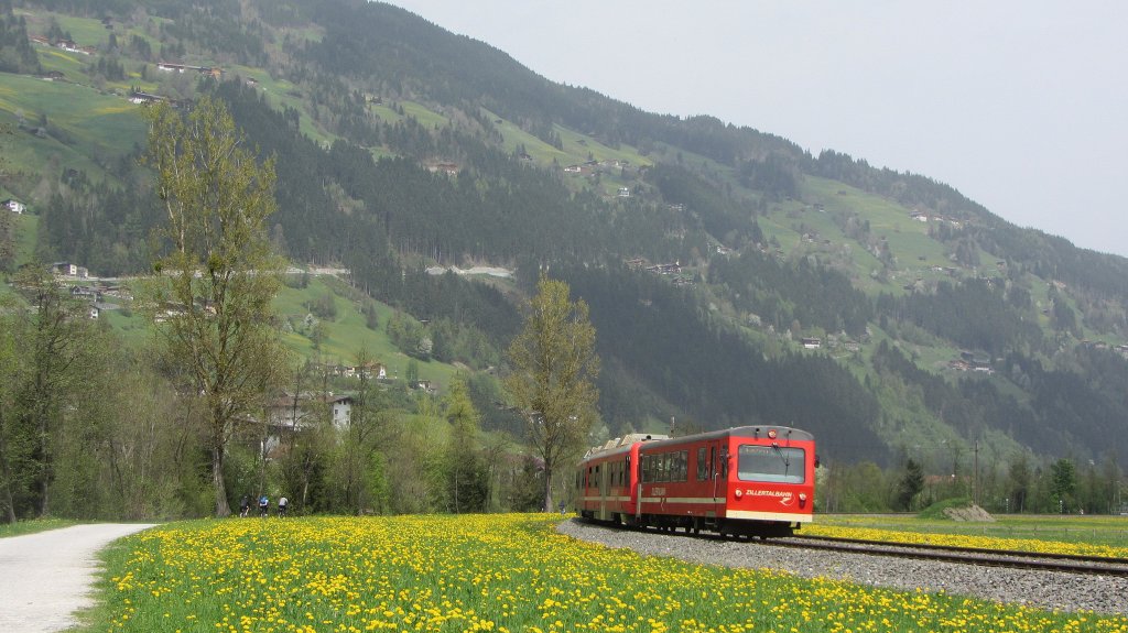 R 141 (Jenbach-Mayrhofen) bei Ramsau-Hippach am 1.5.2013.