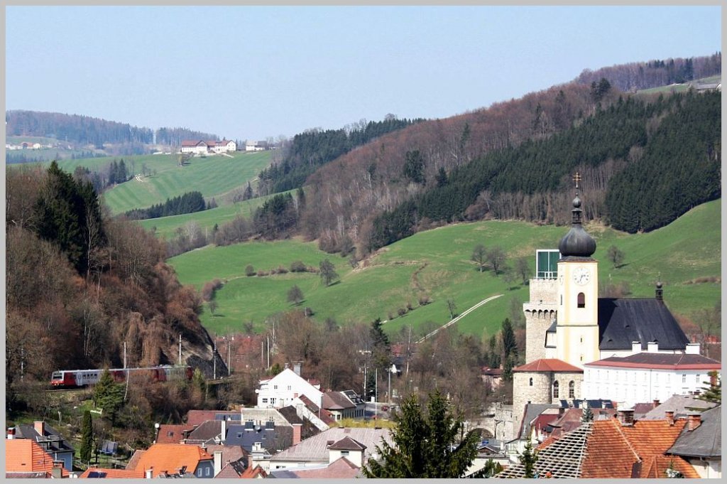 R 3518 von Amstetten nach Kleinreifling beim Passieren der Stadt Waidhofen/Ybbs. 30.03.11