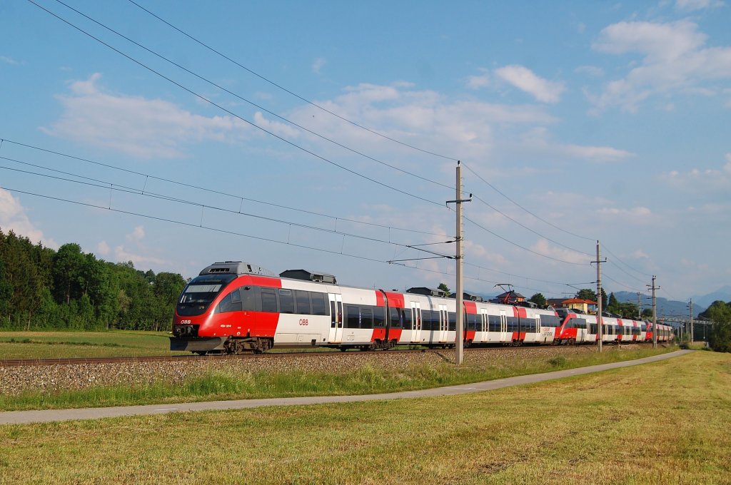 R 3976 bestehend aus 4024 021 + 013 + 052 hat am
08.06.2010 den Bahnhof Wartberg/Kr. verlassen. 