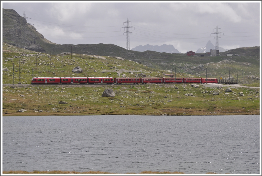 R1644 mit ABe 8/12 3512 am Lej Nair auf dem Berninapass. (21.06.2012)