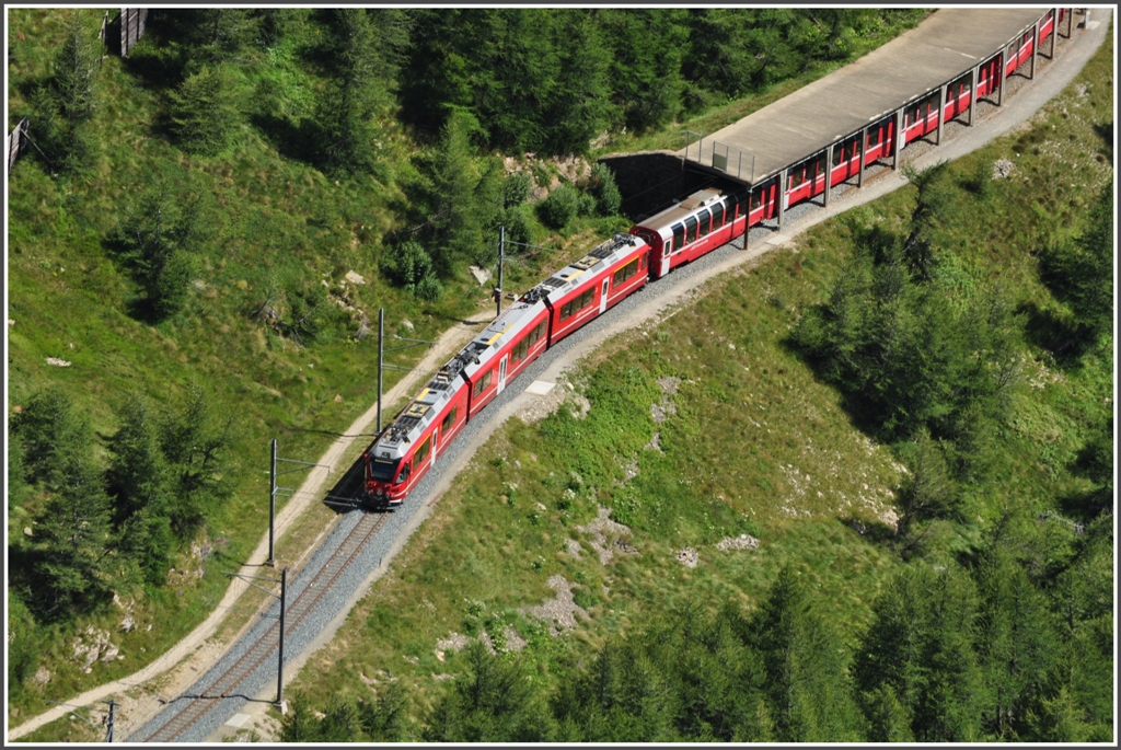 R16546 verlsst die Grm Galerie. (11.08.2012)