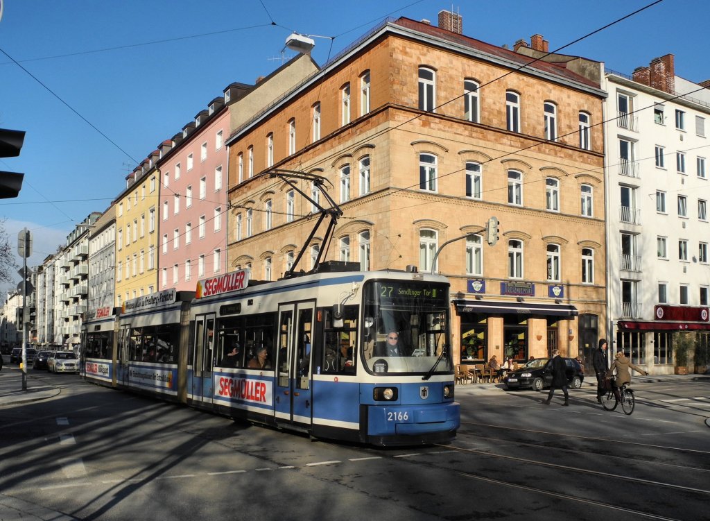 R2 2166 am 21.02.12 in der Barer Ecke Theresienstrae