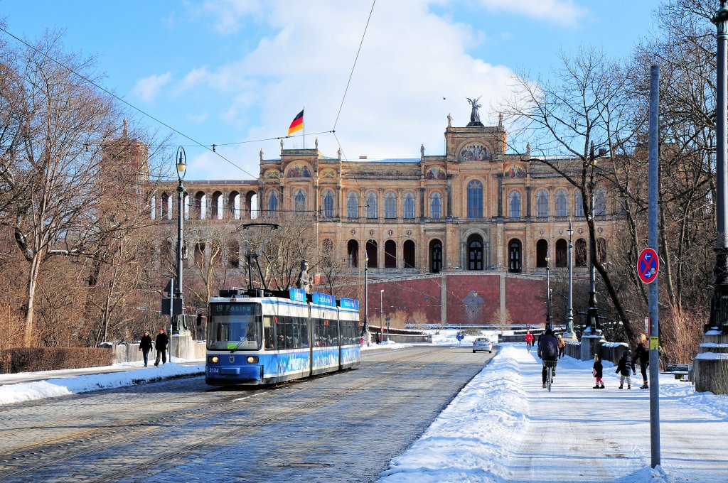 R2.2 2134 am 31.01.10 auf der Maximilianstra�e am Maximilianeum
