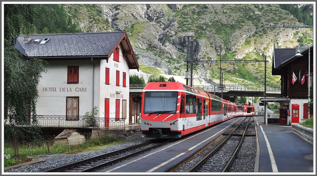 R226 im Bahnhof Randa. (04.08.2013)