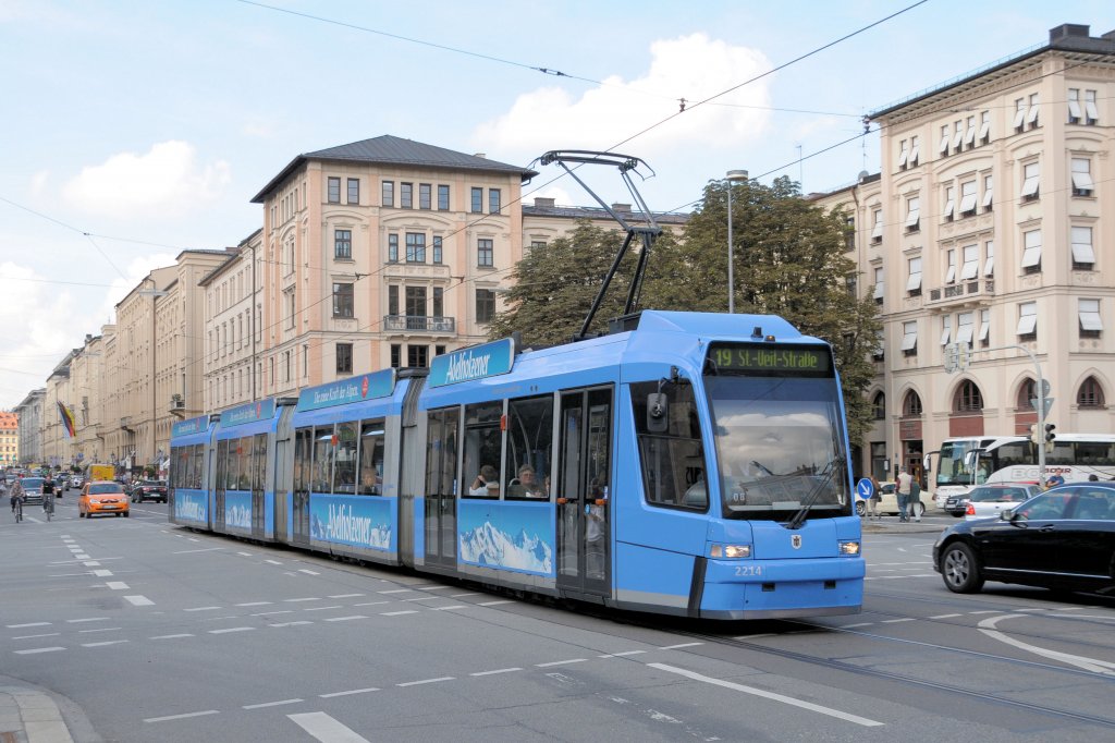 R3 2214 am 11.09.10 in der Maximilianstrae