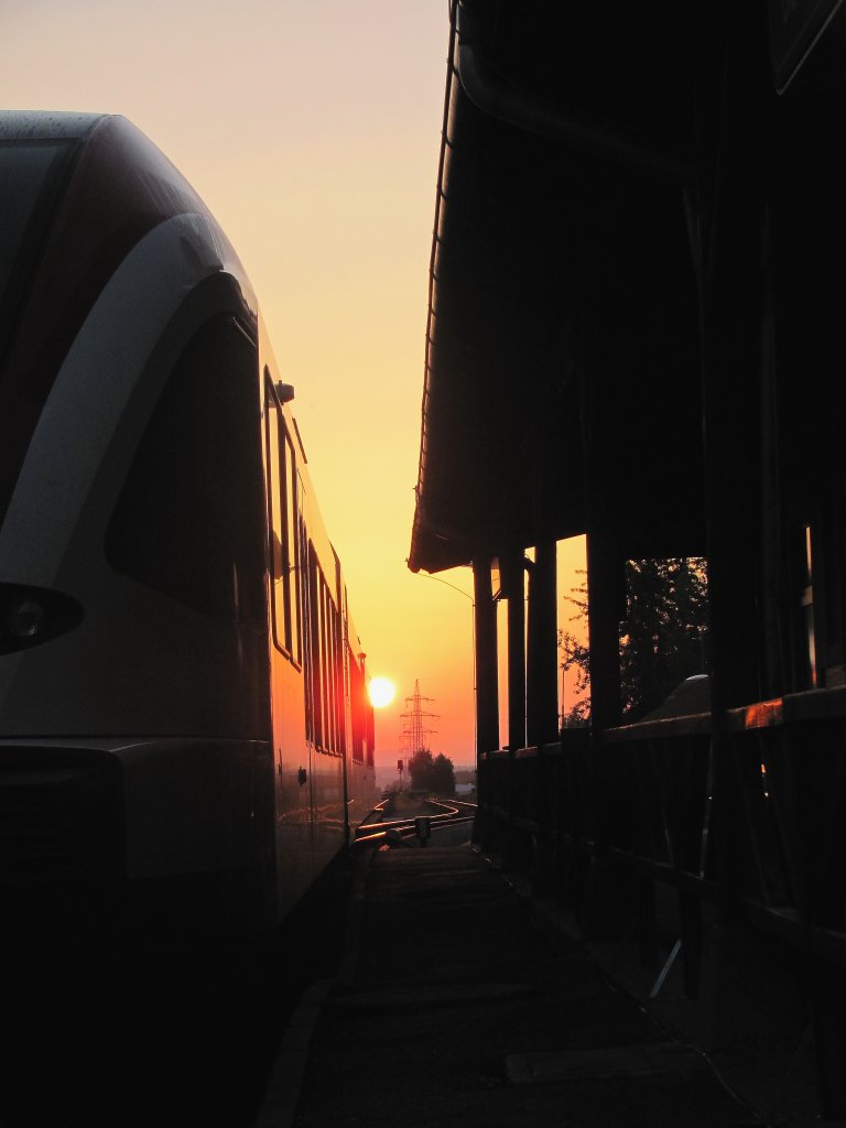 R4356 im Bahnhof deutschlandberg auf Gleis 3 am 26. August 2011
