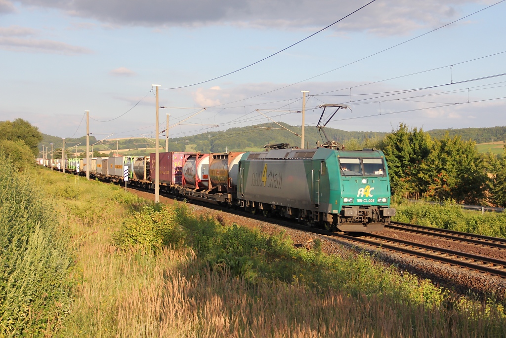 R4C 185-CL 006 mit Kesselwagenzug in Fahrtrichtung Bebra. Aufgenommen am 11.08.2012 bei Herleshausen.