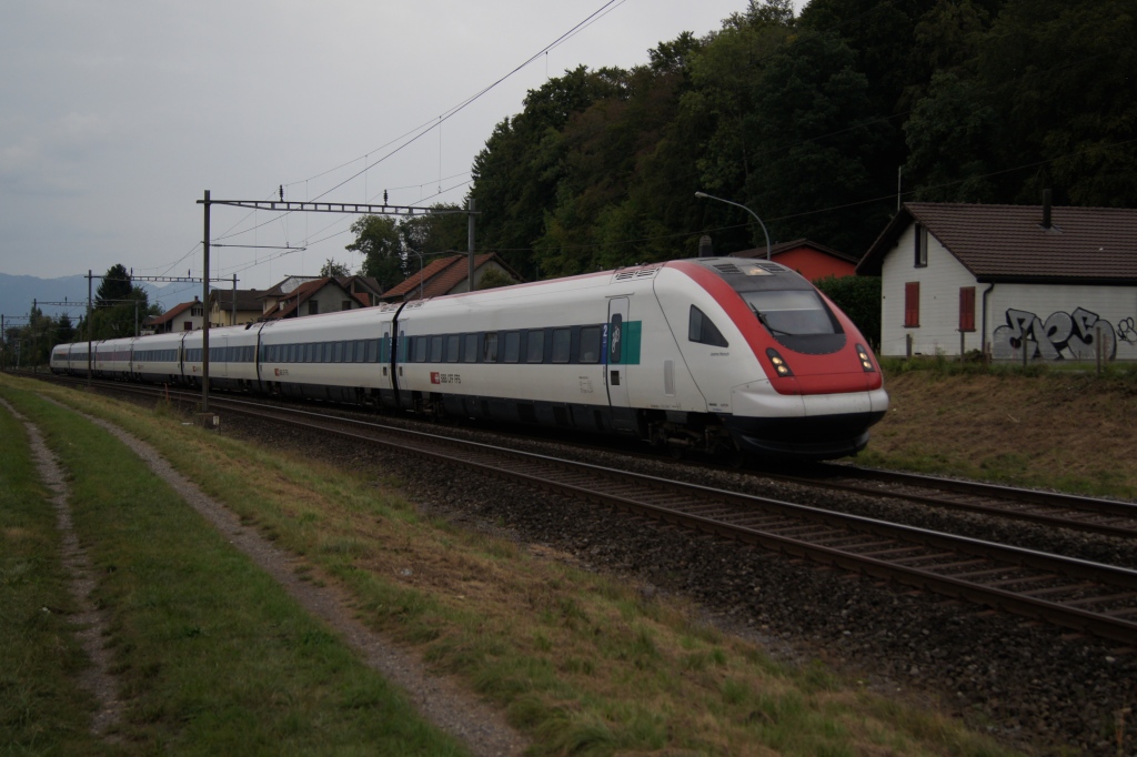 RABDe 500 020-3 f�hrt am 3.9.11 von Busswil Richtung Lyss.
