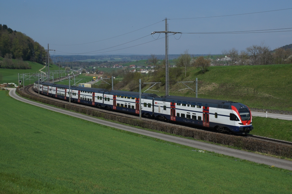 RABe 511 011-9 fhrt am 24.04.2013 als RE 3775 von Schaffhausen Richtung Zrich HB, aufgenommen bei Eglisau.