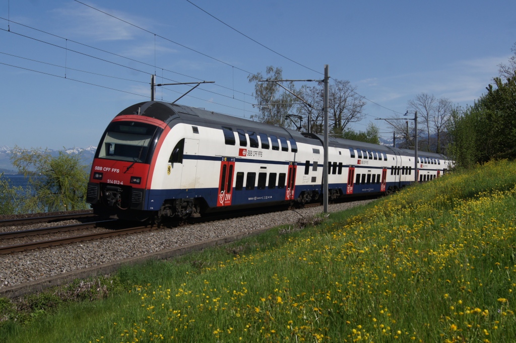 RABe 514 012-4 befindet sich am 28.4.12 zwischen Richterswil und Wdenswil.