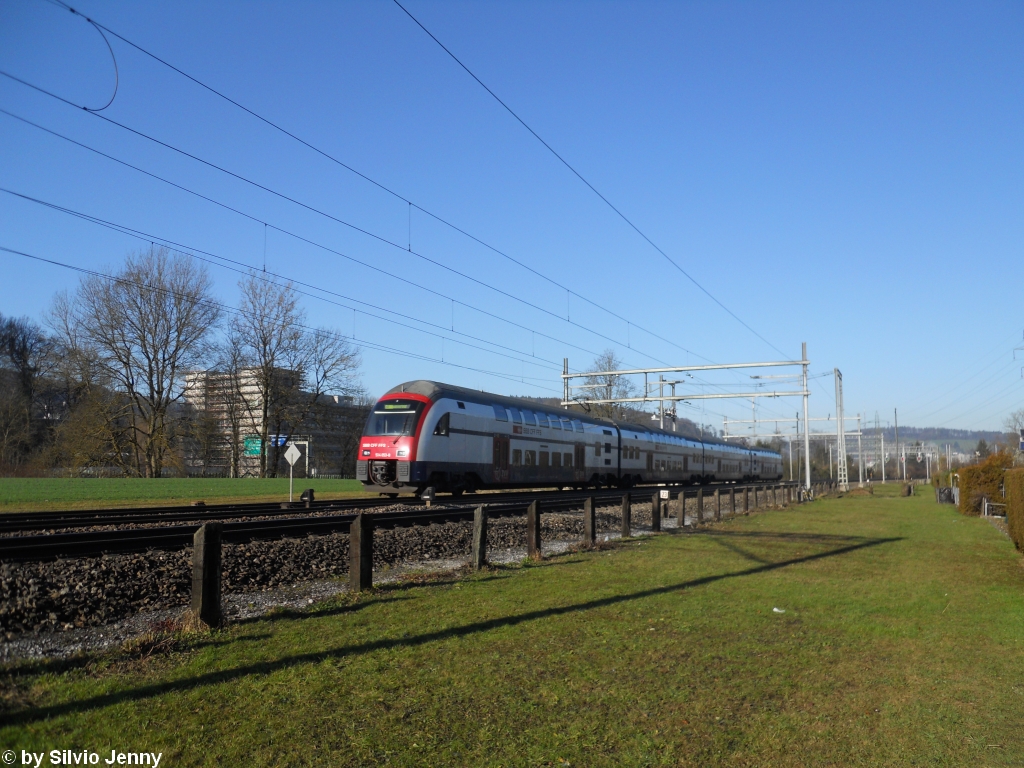 RABe 514 053-8 am 16.1.2011 bei der Tssmhle als S8 nach Winterthur. An Werktagen wrde dieser Zug weiter nach Weinfelden fahren.