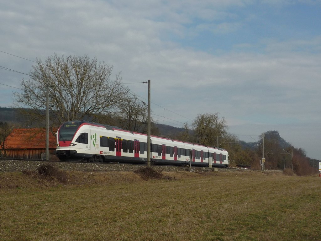 RABe 521 005 der Regio S-Bahn Basel als SBB 79821 Engen - Konstanz kurz vor Singen(Htw). 19.03.10