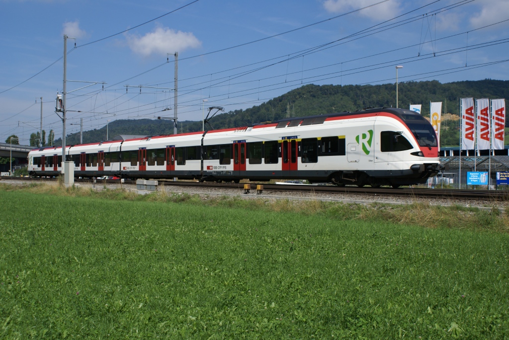 RABe 521 012-5 fhrt am  7.8.10 von Itingen Richtung Sissach.