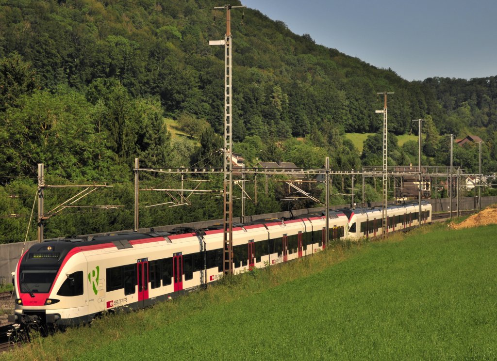 RABe 521 020 als S3 nach Basel SBB bei Tecknau, Aufgenommen am 07.07.2012