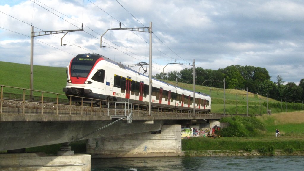 RABe 523 005 bei Oberrti am 20.06.2011