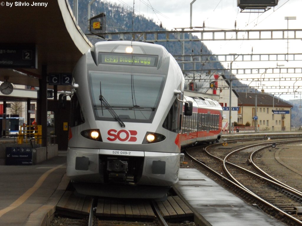 RABe 526 049-2 am 28.2.2010 in Arth-Goldau. Durch ungnstige Umlaufplne sind fr die stndlich verkehrende S31 zwei Zge erforderlich, obwohl es mglich sein sollte, die S31 mit nur einem Zug zu bedienen.
