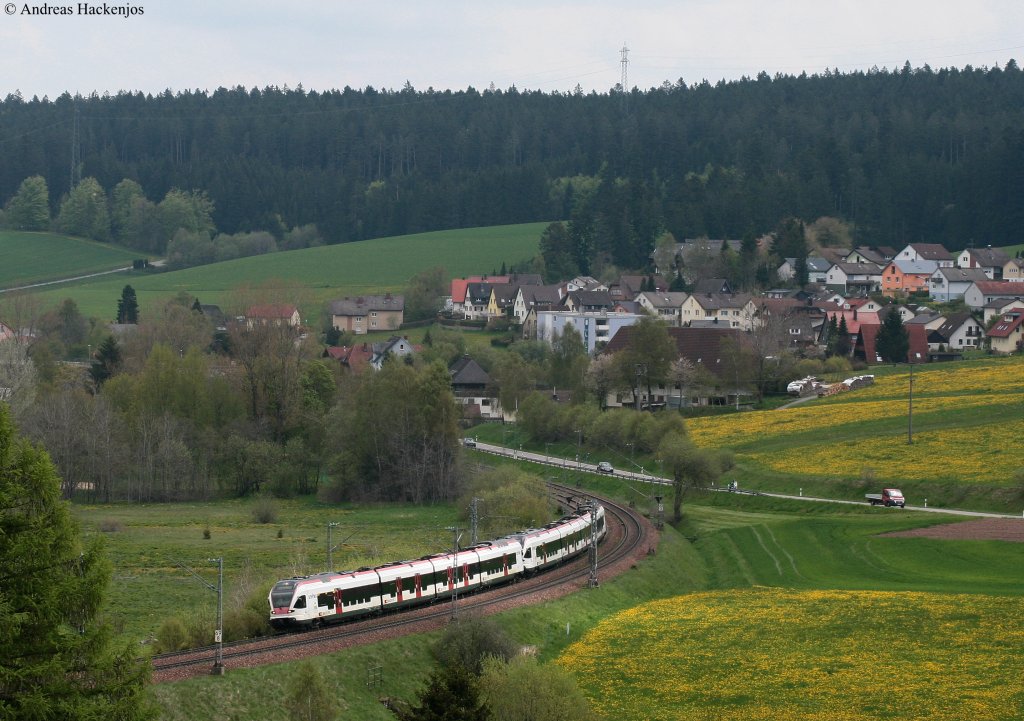 RABe 526 652-3 und 655-6 als DLr 36590 (Zrich HB-Augsburg Hbf) am km 70,0 22.5.10