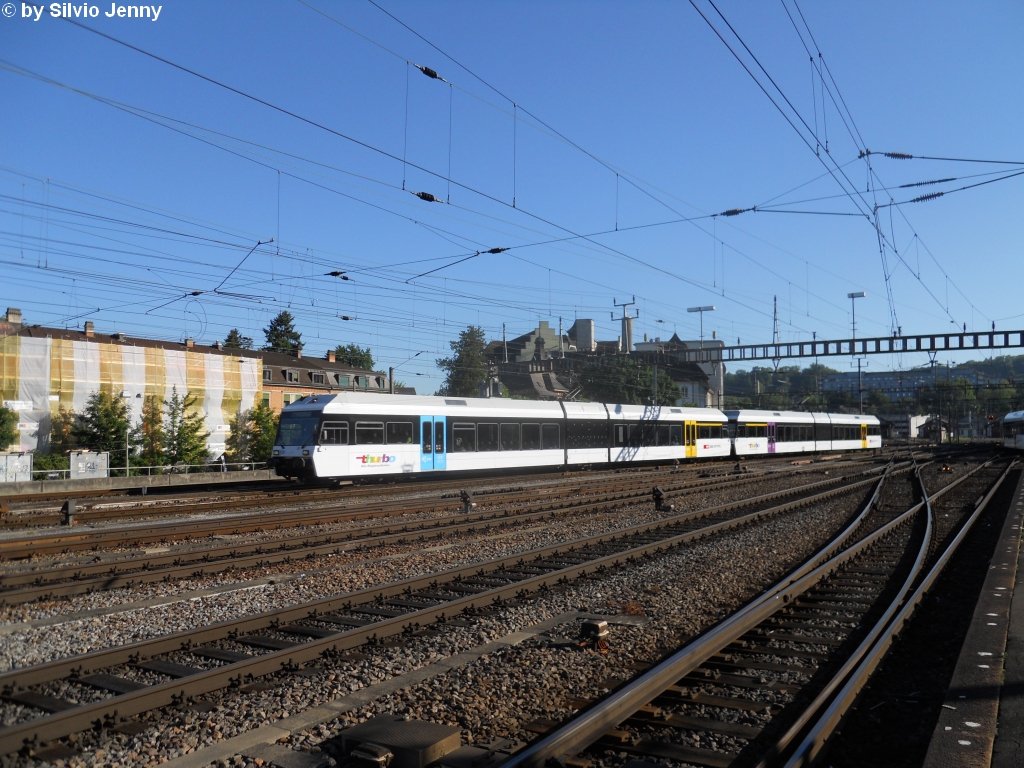 RABe 526 688-7 und ein weiterer GTW BK erreichen am 5.6.2010 Winterthur als S30 aus Weinfelden. Am Wochenende wird die S30 hufig fr berfhrungsfahrten der GTW's nach Oberwinterthur bentzt.