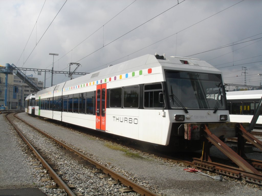 RABe 526 689
Erste Generation GTWs, die 1999 an die MThB geliefert wurden.
Gesehen am Tag der offenen Tr vom 19. September 2009 in der Unterhaltsanlage Oberwinterthur.