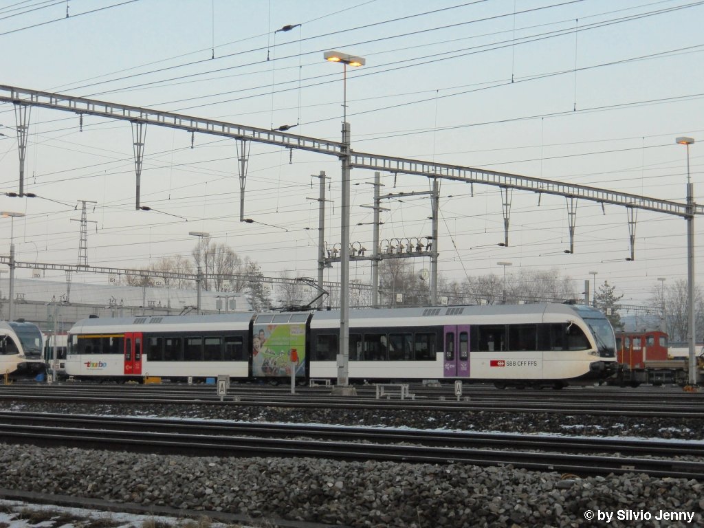 RABe 526 720-8 ''Spieleland Express'' am 18.2.2010 in der Unterhaltsanlage Oberwinterthur. Hinweis; das Bild wurde zwecks ausprobieren von diversen Kamerafunktionen knstlich aufgehellt.