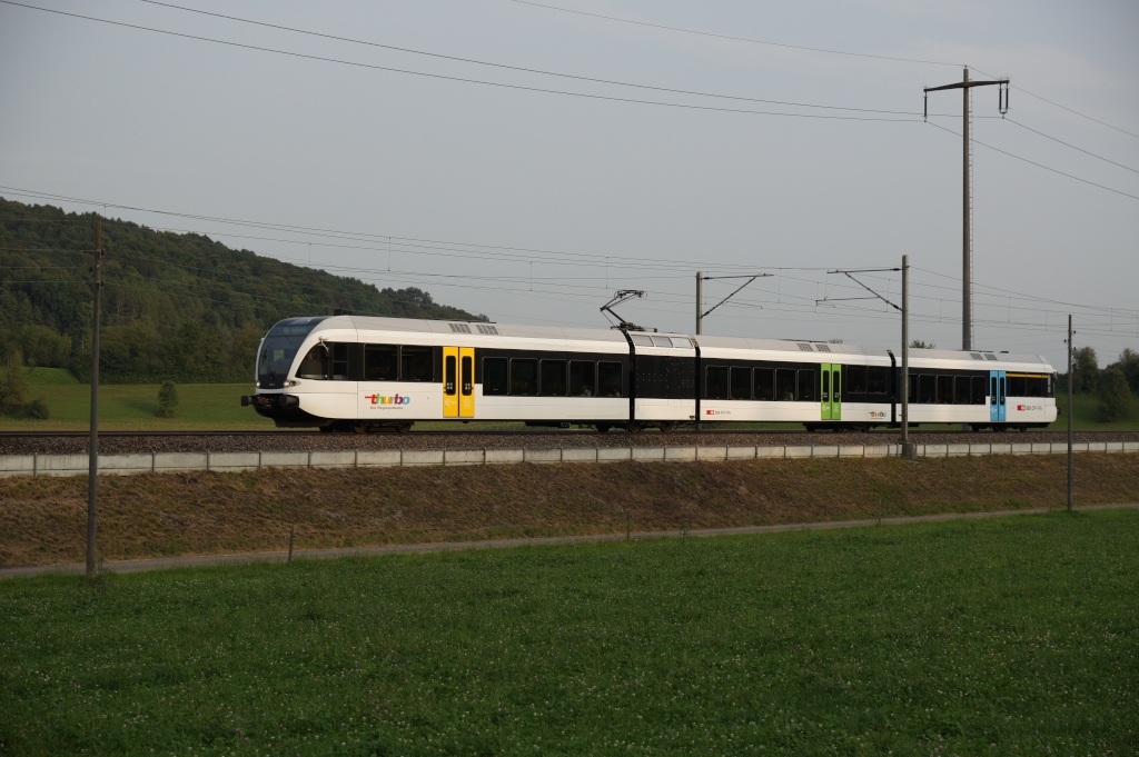 RABe 526 765-3 erreicht am 21.8.12 Eglisau.