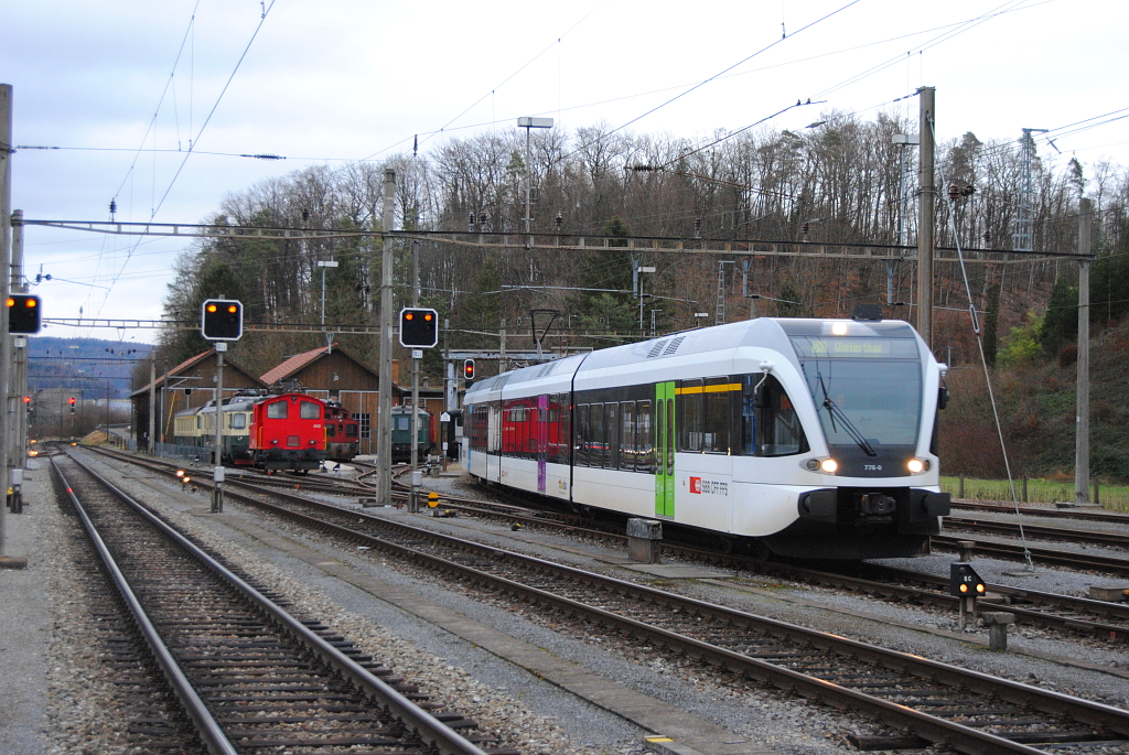 RABe 526 776-0 fhrt am 05.01.2012 als S41 in den Bahnhof Koblenz (CH) ein.