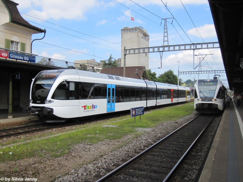 RABe 526 791-9 am 31.7.2012 in Gossau SG. Im Juni 2012 nahm Thurbo den ersten einer aus 12 Fahrzeugen bestehenden Nachbestellserie von GTW's in Betrieb.
