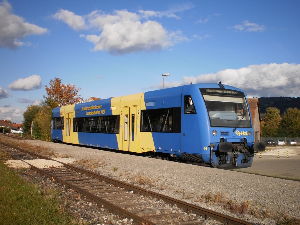 Rad-Wander-Shuttle nach Balingen (Wrtt) und weiter bis Tbingen Hbf am 09.10.2011 in Schmberg (b Rottweil). Diese Strecke wird nur an Sonn- und Feiertagen zwischen Mai und Oktober befahren.