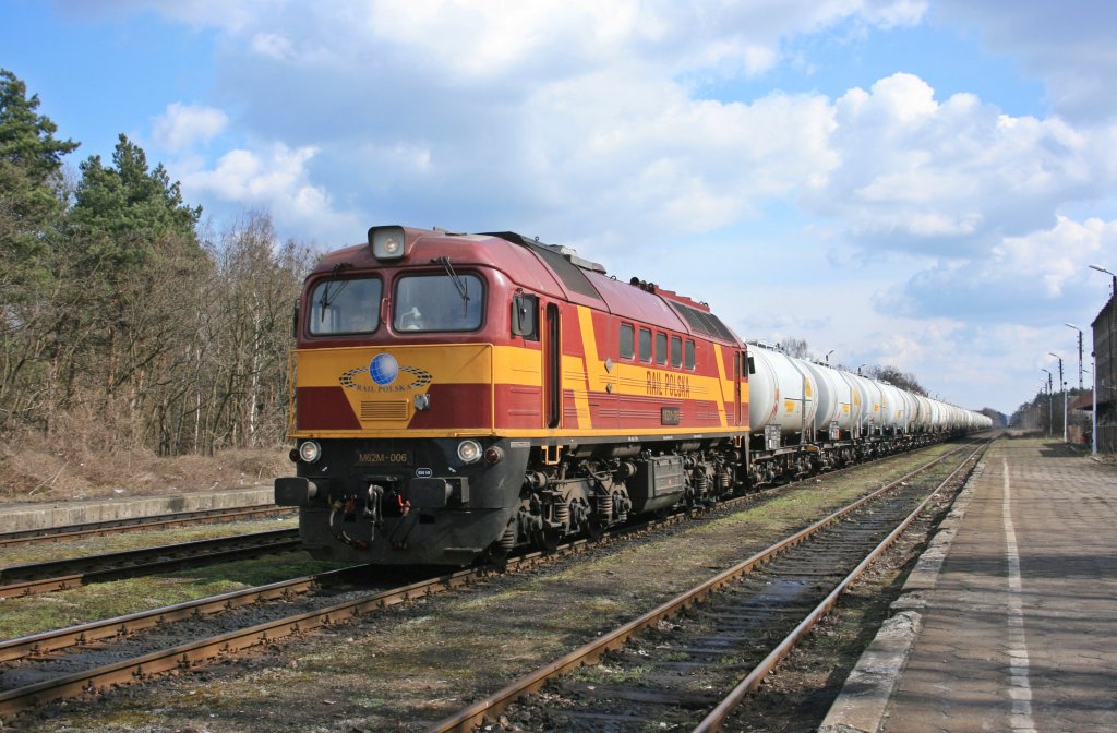 Rail Polska M62 M006 am 02.04.10 im PKP Bahnhof Gubin