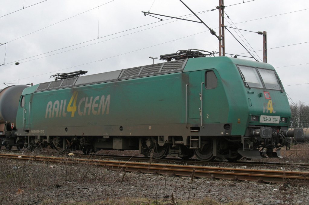 Rail4Chem 145-CL 004 steht am 20.3.10 abgestellt in Duisburg-Ruhrort Hafen