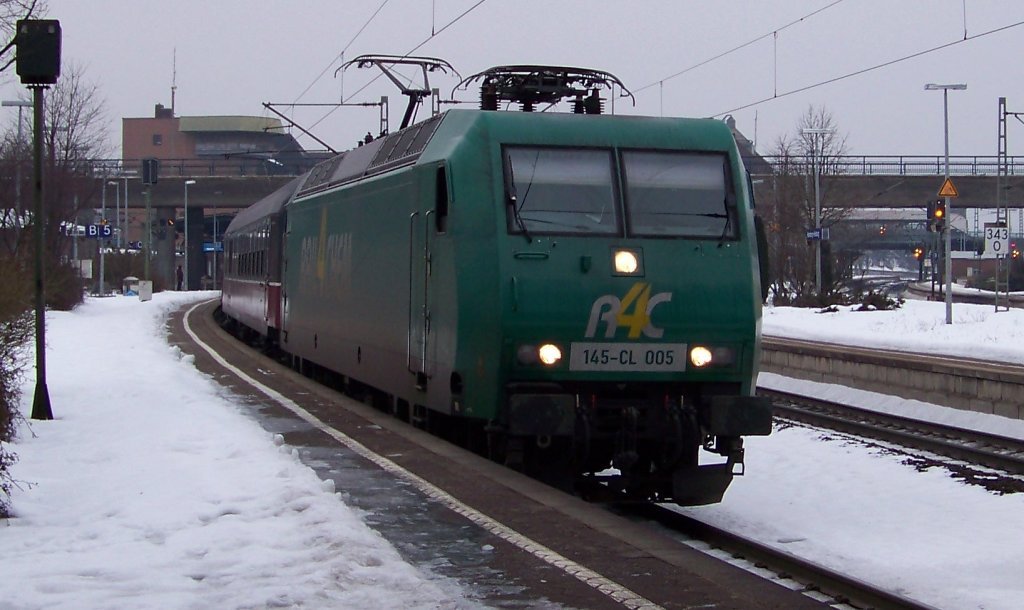 Rail4Chem 145 CL-005 steht mit einen Sonderzug im Bahnhof Hamburg-Harburg. Gru an den netten Tf. (06.02.10)