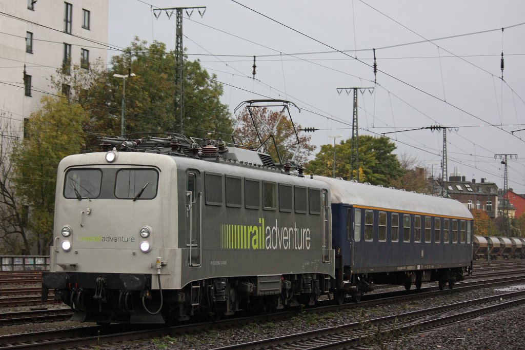 Railadventure 139 558 am 4.11.12 mit einem Personenwagen in Kln-West.